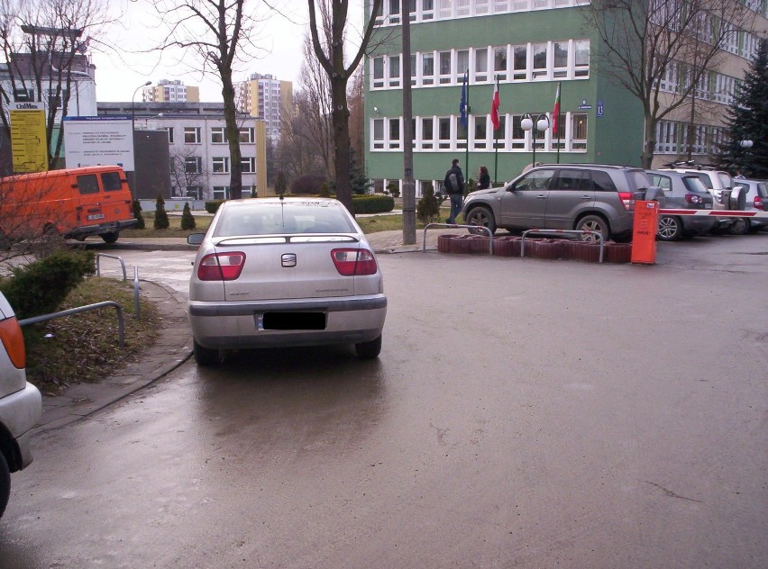 Parkowanie na miasteczku akademickim