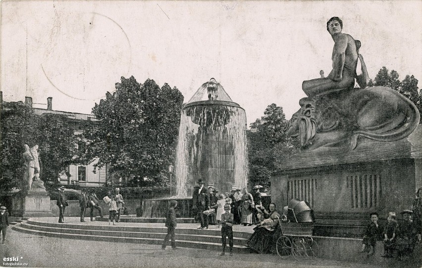 Tak 100 lat temu wyglądała fontanna na dzisiejszym pl. Jana Pawła II (ZDJĘCIA)