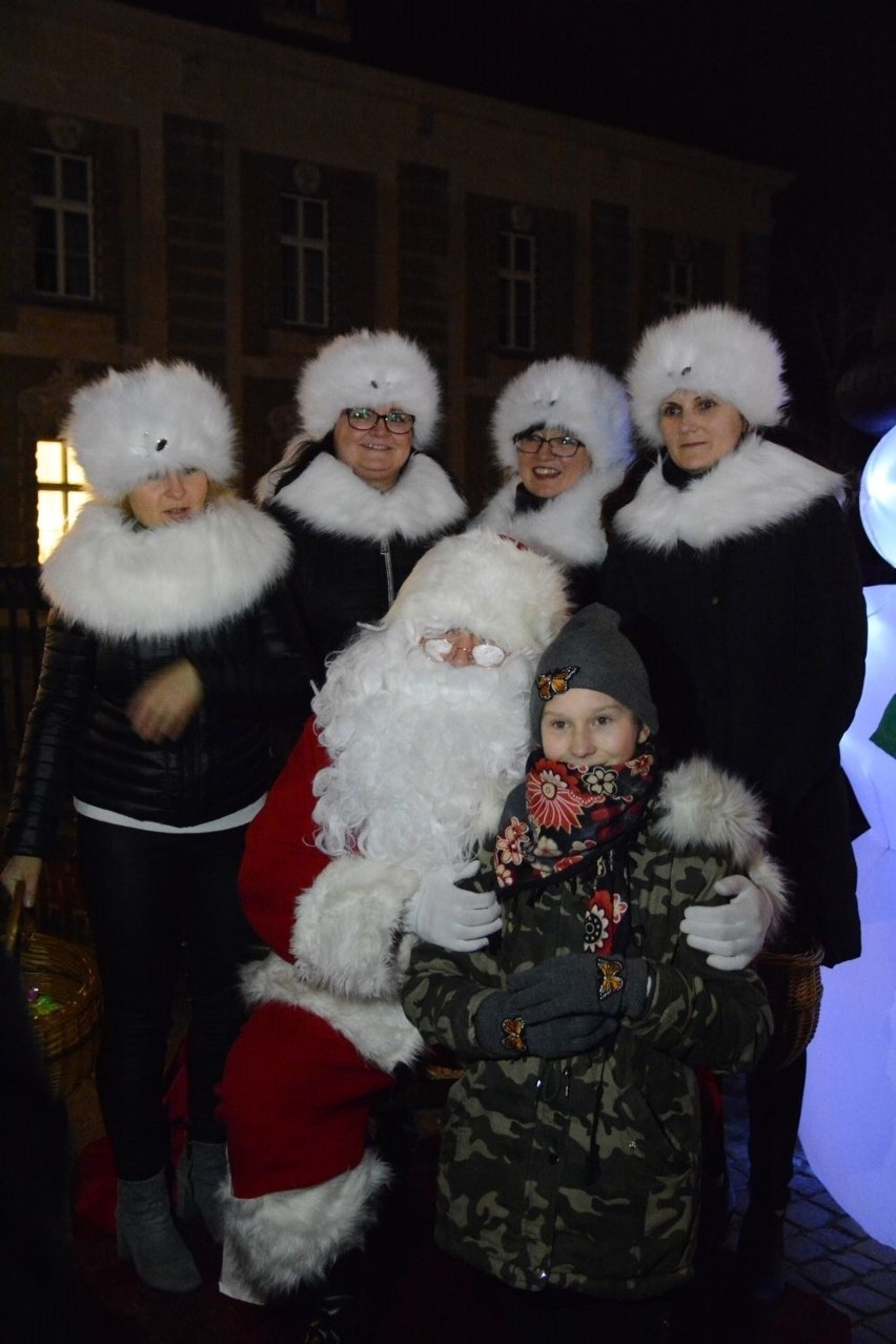 W czwartek, 6 grudnia o godz. 17 na przedzamczu Pałacu...