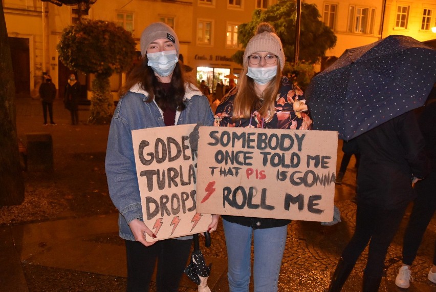 Oleśniczanie solidarni z Warszawą. Za nami kolejny protest mieszkańców