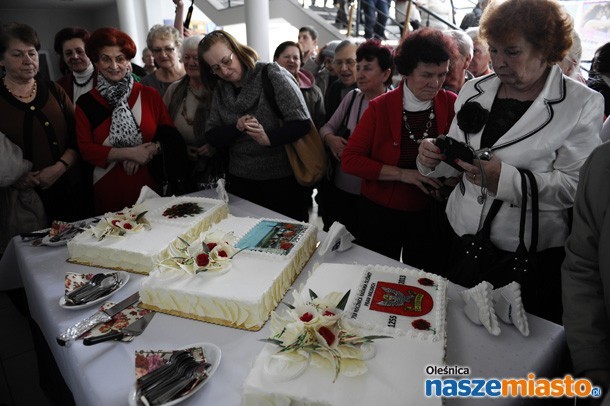 Seniorzy i młodzież uczcili urodziny Oleśnicy (ZDJĘCIA)