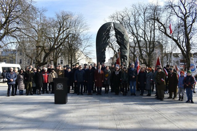 W środę 14 lutego przed pomnikiem Armii Krajowej „Jodła” na Skwerze Stefana Żeromskiego odbyły się uroczystości upamiętniające przemianowanie Związku Walki Zbrojnej na Armię Krajową.