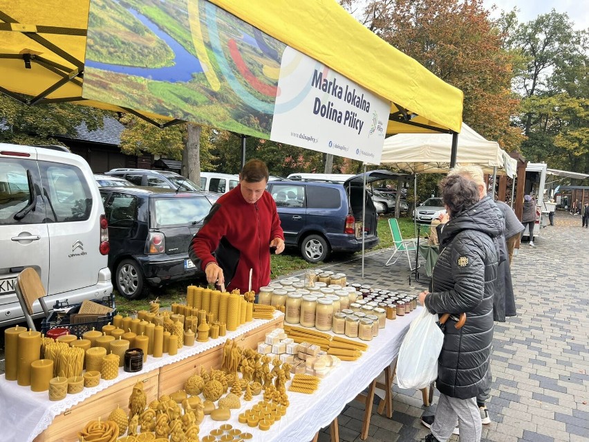 Za nami ostatni w tym roku Jarmark Antyków i Rękodzieła w Spale [ZDJĘCIA]