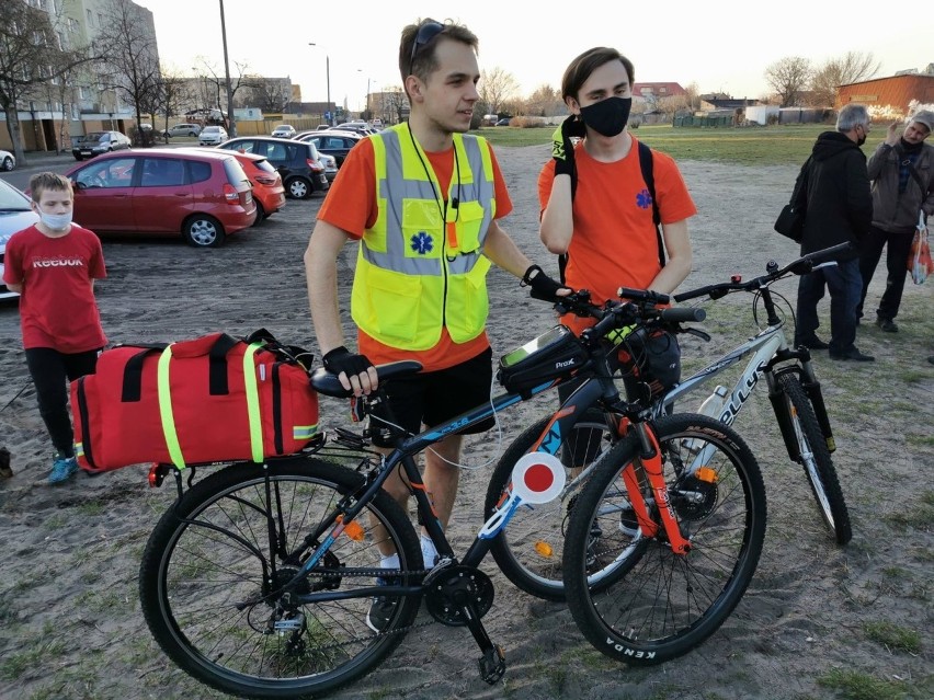 Konrad Wenganowski, wraz z kolegą, organizuje rowerowe...