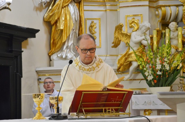 Ks. Mariusz Jersak nowym proboszczem w parafii św. Jacka i Doroty w Piotrkowie. W niedzielę, 4 lipca 2021, odbyło się uroczyste wprowadzenie