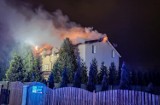 Pożar w domu opieki pod Warszawą. Z budynku ewakuowano 70 osób. Na miejscu pracuje 25 zastępów Straży Pożarnej