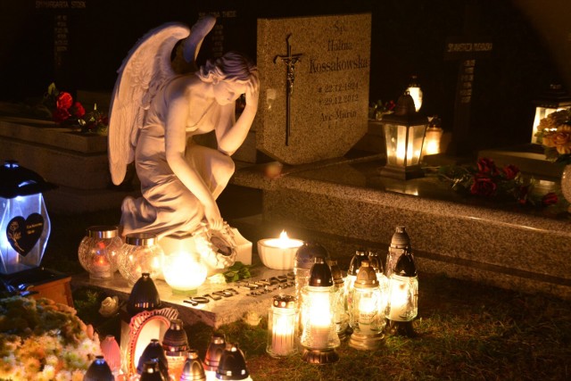 Cmentarze nocą w dniu Wszystkich Świętych w Sępólnie, Więcborku i Wałdowie
