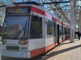 Utrudnienia MPK w centrum Łodzi. Tramwaje jadą zmienionymi trasami. Jaka jest przyczyna opóźnień tramwajów przy Piotrkowskiej Centrum?