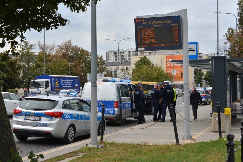 Akcja policji w centrum Kielc. Zatrzymany mężczyzna (WIDEO) 