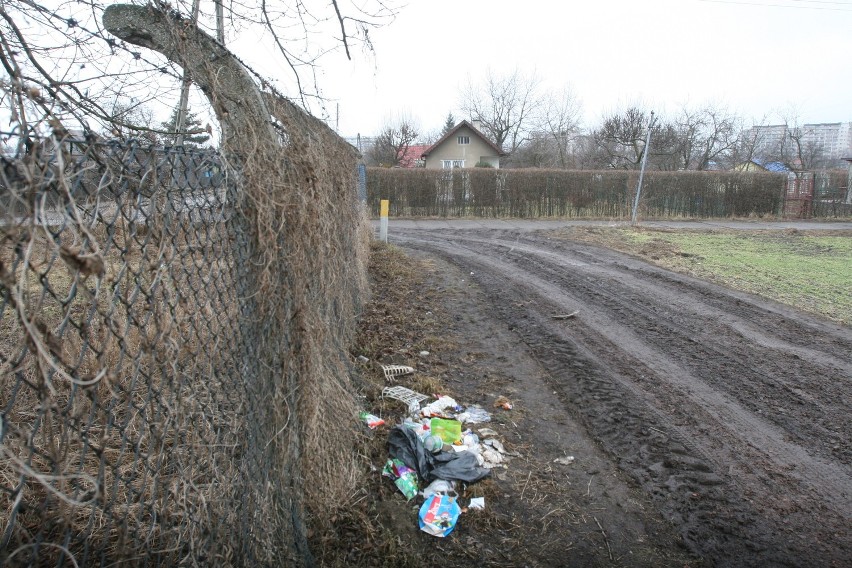 Racibórz na wiosnę tonie w śmieciach