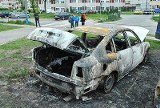 Dąbrowa Górnicza: Renault i volkswagen spłonęły na parkingu w Ząbkowicach