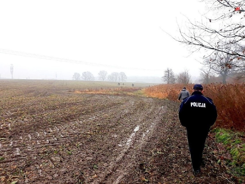 Ciała dwóch mężczyzn znaleziono z ranami postrzałowymi obok A1 na Śląsku. Są już opinie biegłych