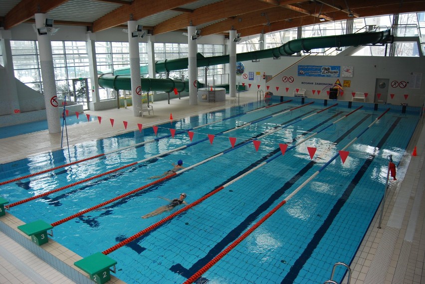 Kryta pływalnia OSiPolna oferuje: - basen sportowy o...