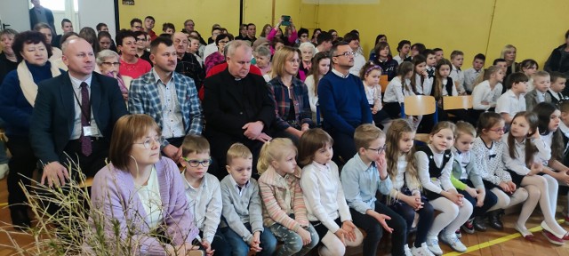 Wielkanocne przedstawienie w Zespole Szkół w Brudnowie