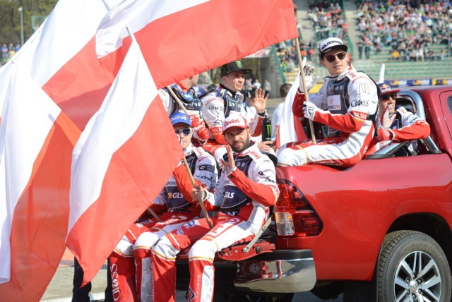 Polska pokonała Resztę Świata w towarzyskim meczu żużlowym.