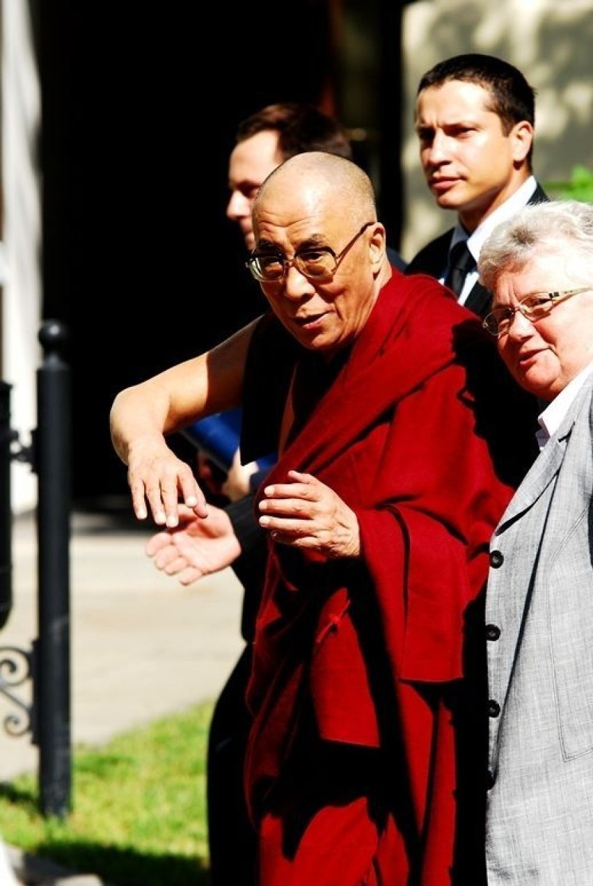 Dalajlama znalazł chwilę dla tych, co tak jak ja stali na...