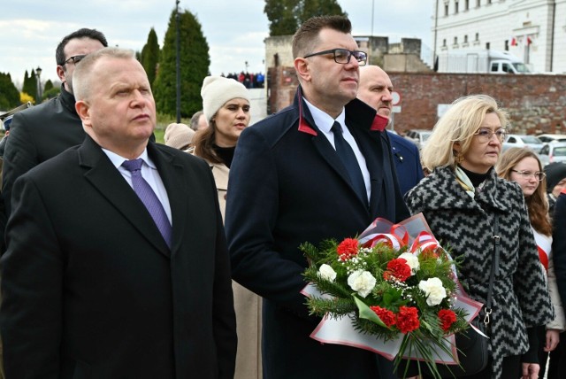 Uroczystość upamiętniająca ofiary zbrodni niemieckich z czasów II wojny światowej odbyła się w Sandomierzu. Więcej na kolejnych zdjęciach