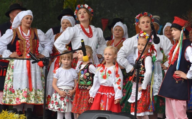 Zespół Pieśni i Tańca "Bratkowie" z Monowic w Oświęcimiu świętował jubileusz 10-lecia działalności