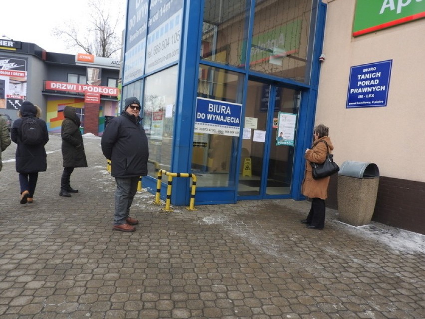 Andrychów. Wyrzucili kupców z pasażu handlowego. Klienci zostali na lodzie