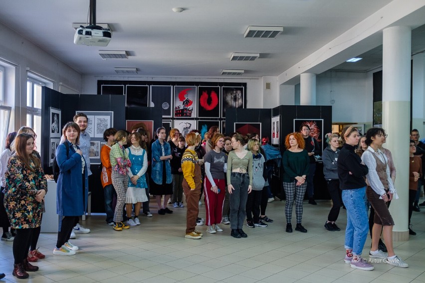 Tarnów. Studenci grafiki z Rzeszowa zaprezentowali swoje prace w Zespole Szkół Plastycznych. Zobacz zdjęcia