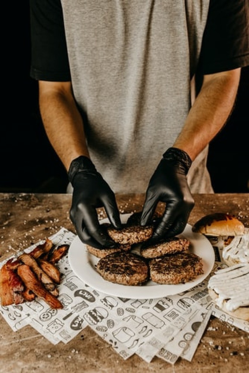 Restauracje:
1. Bistro Kastel Oświęcim
ul. Żwirki i Wigury...