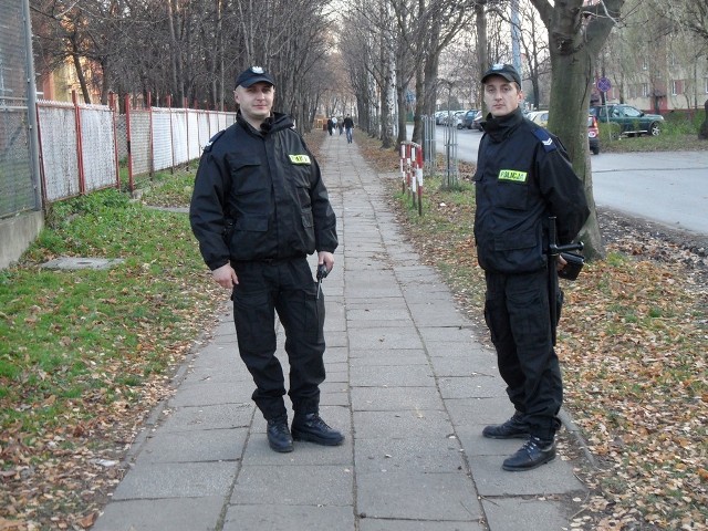 St. sierż. Łukasz Michulec z Samodzielnego Pododdziału Prewencji Policji w Bielsku-Białej. I st. sierż. Wojciech Biernat często patrolują żywieckie ulice oraz osiedla.