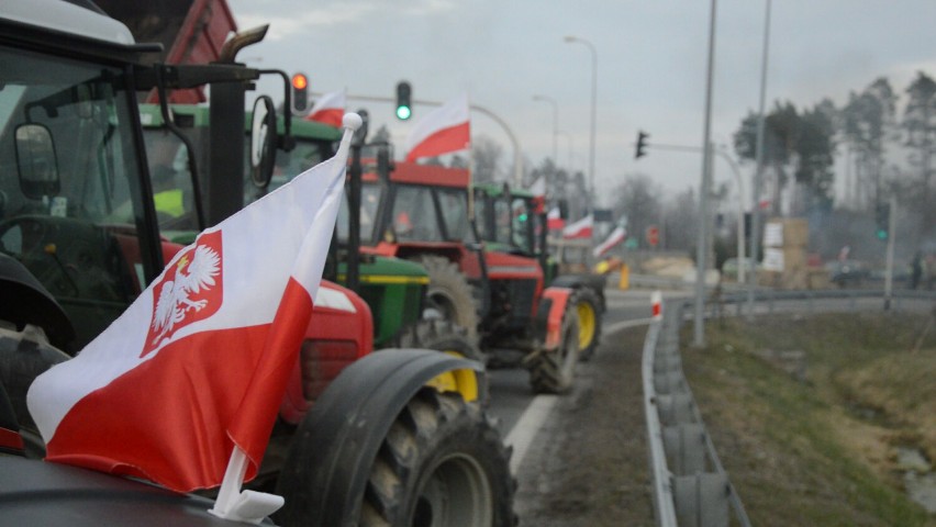Rolnicy z powiatu chojnickiego opanują stary rynek w Chojnicach. Ciąg dalszy protestów [WIDEO]
