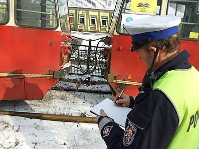 Na ul. Zabrzańskiej w Bytomiu-Szombierkach tramwaj potrącił pieszego