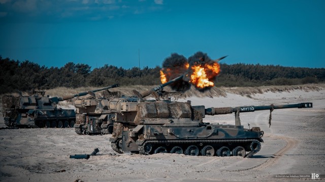 W ćwiczeniu Anakonda-20, 2. dywizjon artylerii samobieżnej 11. Mazurskiego Pułku Artylerii przeprowadził trening kierowania ogniem ze strzelaniem amunicją bojową z armatohaubicy samobieżnej kalibru 155 mm AHS Krab. Natomiast saperzy kompanii minowej 8. Batalionu Saperów 8 Flotylli Obrony Wybrzeża ćwiczyli stawianie przeciwdesantowej zapory minowej.
