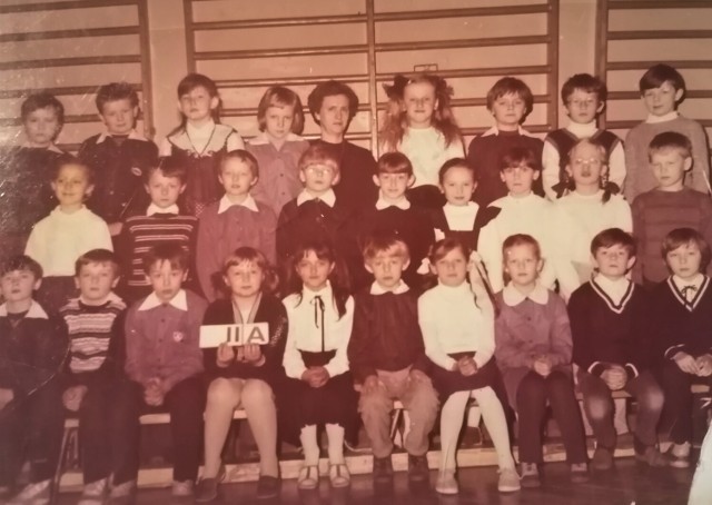 Szkoła Podstawowa w Twardogórze, klasa IIa. Wychowawczyni: pani Halina Gaj, rok 1987.
