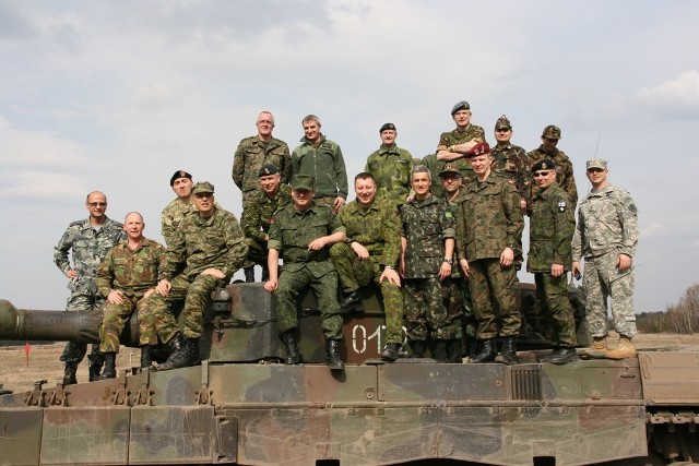 19 kwietnia 2012. Wojskowi attachés w Czarnej Dywizji