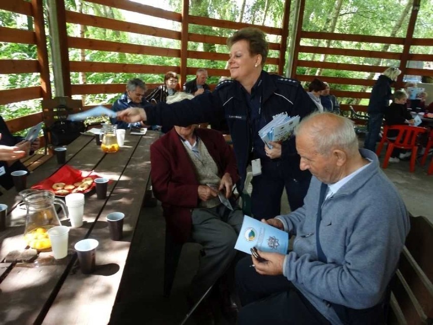 Seniorzy z inowrocławskiego Domu Dziennego Pobytu „Życzliwa...