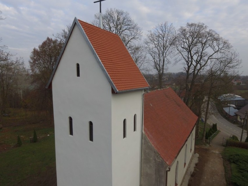 Wieża kościelna w Pieńkowie po remoncie [ZDJĘCIA]