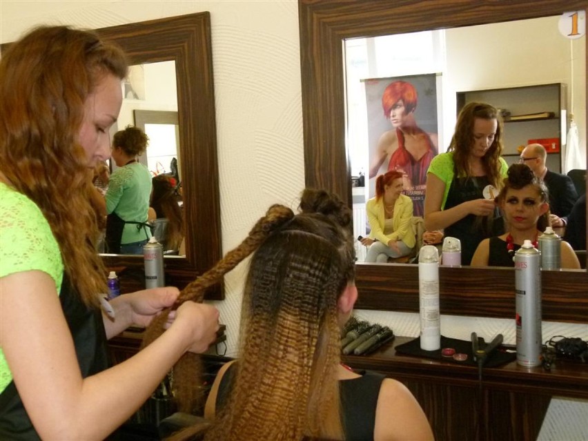 ZSAZ: Konkurs na karnawałową fryzurę