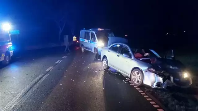 Zderzenie dwóch samochodów w Janowcu Wsi.