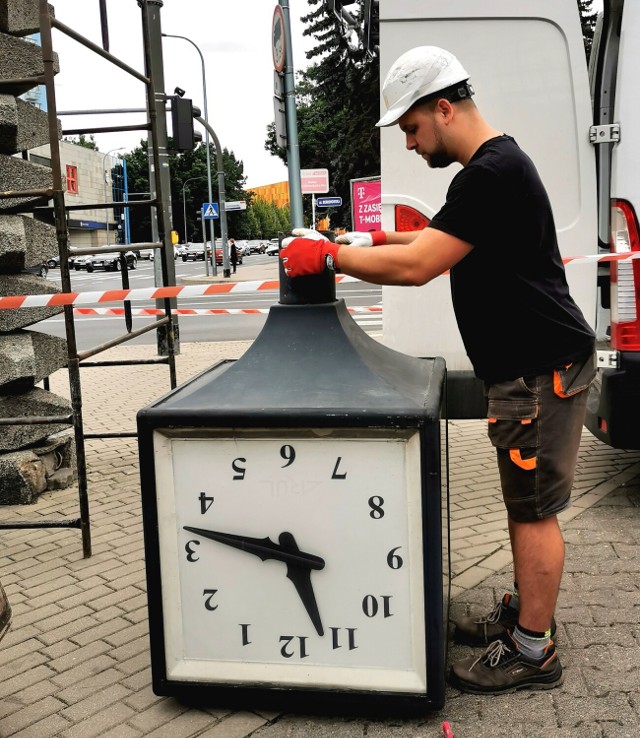 Zegar przy Serbinowskiej w Kaliszu znów będzie odmierzał czas