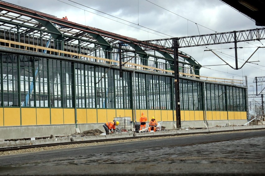 Remont Dworca PKP w Legnicy. Otwarto peron 2, zobaczcie aktualne zdjęcia