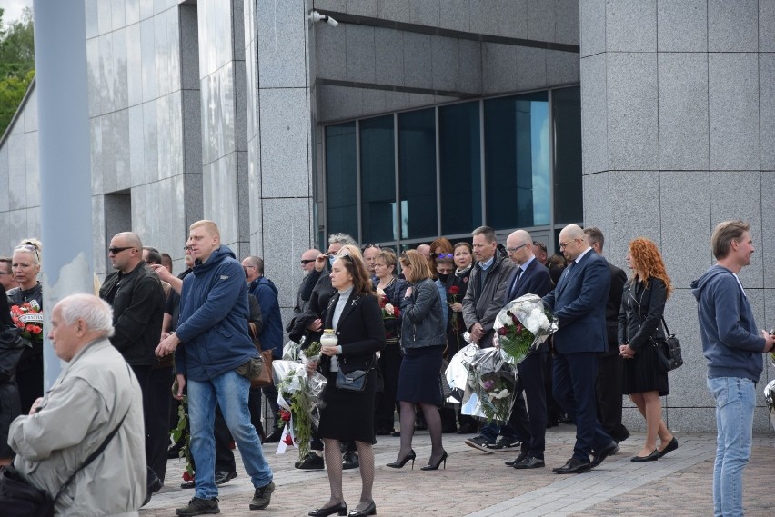 Ostatnie pożegnanie Zbigniewa Kuczmy na nowym cmentarzu przy...