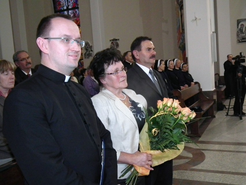 Biskup rzeszowski Jan Wątroba wizytował parafię św. Królowej...