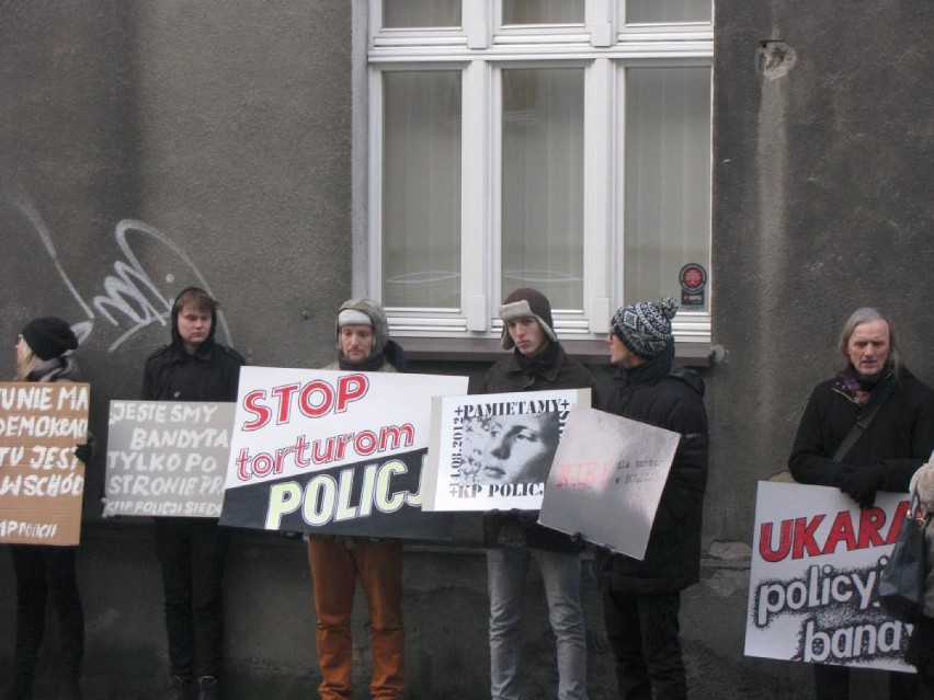 Ostrowski sąd skazał policjantów, którzy znęcali się nad zatrzymanymi [FOTO]