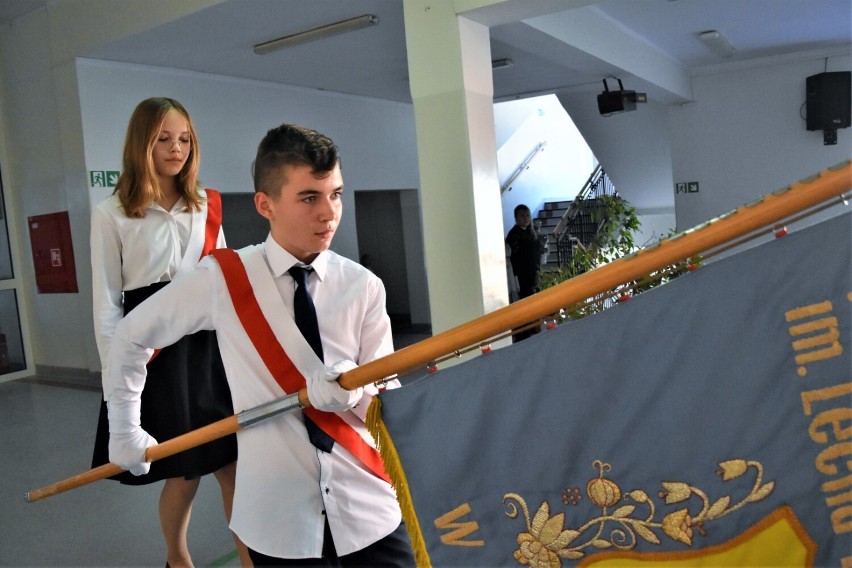 Uroczyste obchody Dnia Edukacji Narodowej w Szkole Podstawowej nr 1 w Luzinie