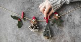 Świąteczne stroiki DIY zrobisz w kilka chwil. Trzy genialne pomysły na piękne dekoracje na Boże Narodzenie 2023