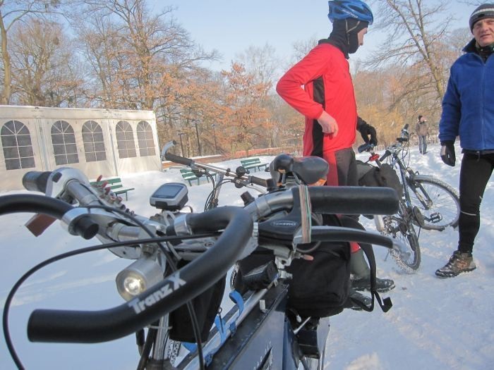 Poznań - Rowerowy rajd na mrozie i po śniegu. Film i zdjęcia