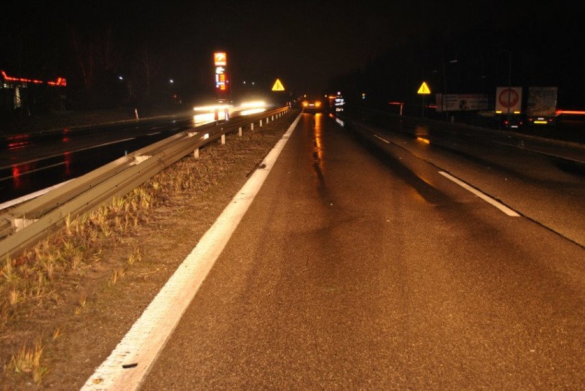 Wypadek w Sławkowie na DK 94. Zginął 36-latek przechodzący przez drogę