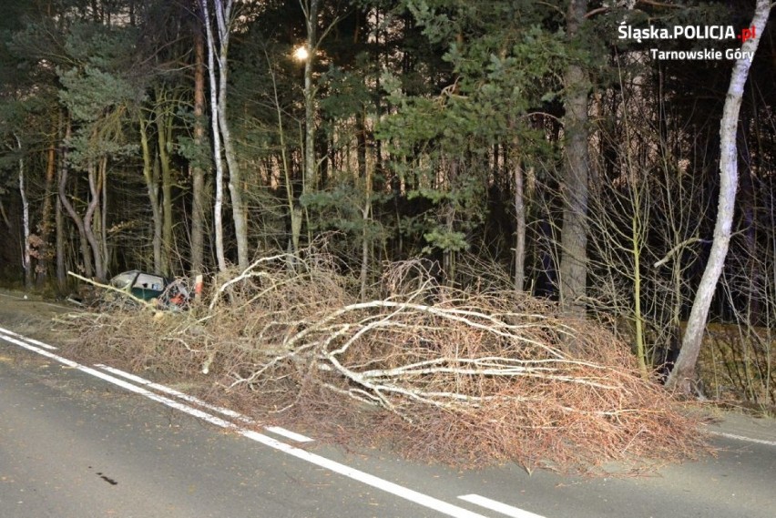 O włos od tragedii. Kierowca z powiatu lublinieckiego przygnieciony przez własne auto!