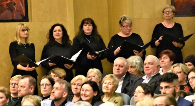 Kiedyż wrócą takie koncerty: artyści Filharmonii Zielonogórskiej koncertują przy pełnej widowni… Czekają muzycy i melomani!