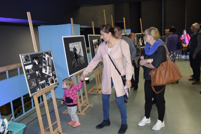 Zainspiruj się Tośkiem, to temat wystawy fotograficznej,...