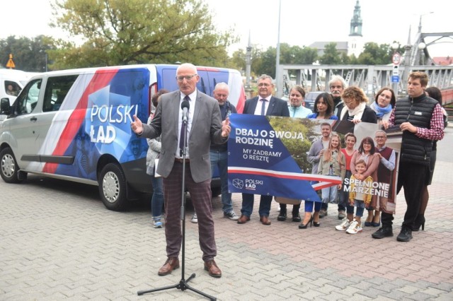 Poseł Jacek Kurzępa podczas objazdu po powiecie krośnieńskim