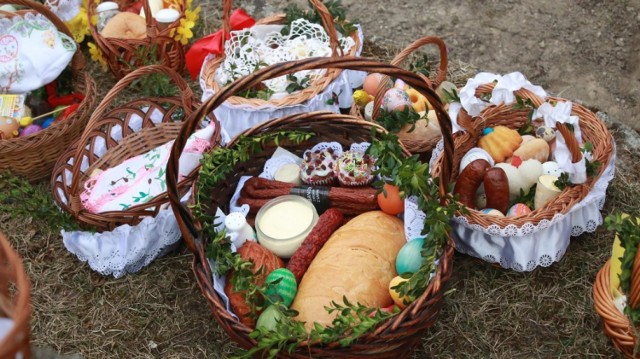 Parafianie z Przytocznej, Dębówka, Gaju-Poręby, Nowej Niedrzwicy, a także Krasnego Dłuska poświęcili swoje pokarmy na stół wielkanocny.