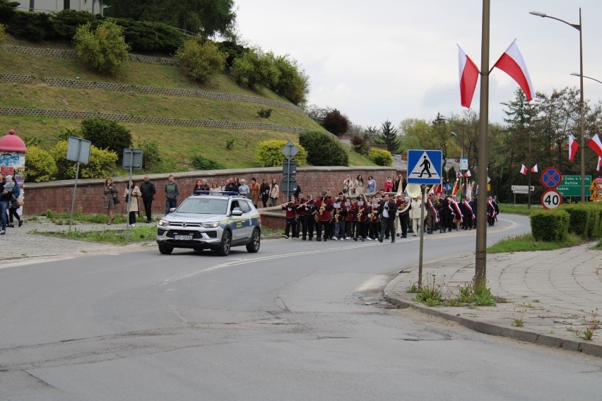 W Ostrowcu Świętokrzyskim uroczyście świętowano obchody 232. rocznicy uchwalenia Konstytucji 3 Maja